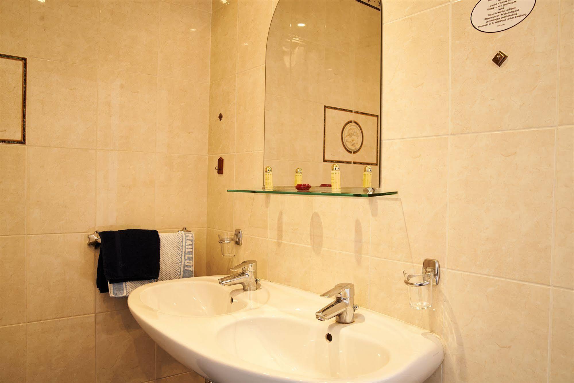 Hotel Maillot Neuilly-sur-Seine Zewnętrze zdjęcie